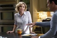 Modern Family – Julie Bowen (Claire Dunphy), Ty Burrell (Phil Dunphy).