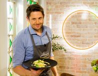 Kochroulette – Hannes Müller mit: „Geschmorter Krautkopf, Kümmel-Speck-Hollandaise und Erdäpfelpüree“.