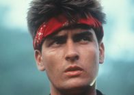 Platoon – Der Rekrut Chris Taylor (Charlie Sheen) wird in Vietnam mit dem Grauen des Krieges konfrontiert.