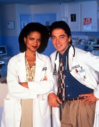 Diagnose: Mord – Dr. Amanda Bentley (Victoria Rowell, l.); Dr. Jack Stewart (Scott Baio, r.)