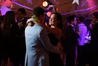 The Goldbergs – Geoff Schwartz (Sam Lerner, l.); Erica Goldberg (Hayley Orrantia, r.)