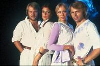 Abba Forever – Vor rund 50 Jahren trafen sich die vier Mitglieder der schwedischen Erfolgsgruppe ABBA zum ersten Mal. Sie verkauften dann über 400 Millionen Platten.