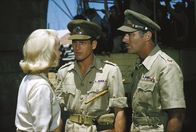Exodus – Kitty (Eva Marie Saint), Ari (Paul Newman, Mitte) und Major Caldwell (Peter Lawford).