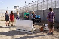 The Last Man on Earth – (v.l.n.r.) Carol (Kristen Schaal); Erica (Cleopatra Coleman); Melissa (January Jones); Todd (Mel Rodriguez); Gail (Mary Steenburgen); Tandy (Will Forte)