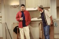Friends – Ross Geller (David Schwimmer, l.); Chandler Bing (Matthew Perry, r.)