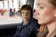 Der Usedom-Krimi – Karin (Katrin Sass, li.) mit ihrer Tochter Julia (Lisa Maria Potthoff, re.).