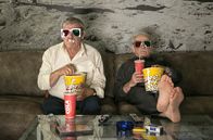 Rentnercops – Günter (Wolfgang Winkler, l.) und Edwin (Tilo Prückner, r.) genießen ihren Fernsehabend.