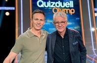 Quizduell-Olymp – Team "Sport": Jochen Breyer (l.) und Marcel Reif (r.)