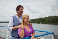 Die Liesl von der Post – Didi Doppler (Sebastian Schwarz), Liesl Schaber (Katharina Straßer)