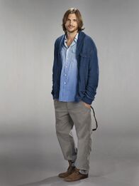 Two and a Half Men – (9. Staffel) - Ein suizidgefährdeter Internet-Milliardär, der eine starke Anziehungskraft auf Frauen hat, sie aber nicht bewusst ausnutzt: Walden Schmidt (Ashton Kutcher) ...