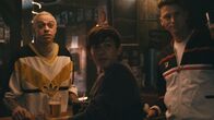 Der harte Weg zum Erwachsenwerden – (v.l.n.r.) Zeke (Pete Davidson); Monroe (Griffin Gluck); Nick (Machine Gun Kelly)