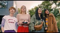 Deadlines – Von links: Lena (Sarah Bauerett), Franzi (Llewellyn Reichman), Elif (Jasmin Shakeri) und Jo (Salka Weber).