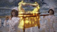 Aliens – Eine Geschichte aus der Bibel beschreibt die Bundeslade als eine goldene Truhe, in der die zehn Gebote aufbewahrt wurden. Die Bibel lehrt uns, dass diese Lade dem Volk Israel, während ihrer vierzig-jährigen Wanderung durch die Wüste Manna gespendet wurde.