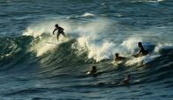 Hawaii - Inside Paradise – Surfer in der Bucht von Hookipa