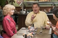 The Goldbergs – (v.l.n.r.) Beverly Goldberg (Wendi McLendon-Covey); Murray Goldberg (Jeff Garlin); Barry Goldberg (Troy Gentile)
