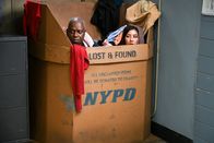 Brooklyn Nine-Nine – Ray Holt (André Braugher, l.); Rosa Diaz (Stephanie Beatriz, r.)
