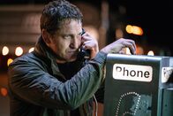 Angel Has Fallen – Mike Banning (Gerard Butler) befindet sich auf unfreiwilliger Flucht vor dem FBI. Nun versucht er verzweifelt, seine Ehefrau zu kontaktieren.