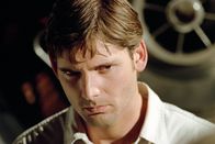 Hulk – Atomphysiker Doktor Bruce Banner (Eric Bana), mit dem Fachgebiet der Gamma-Bestrahlung, wird während eines Unfalls mit Gammastrahlen belastet. Er hat seitdem an schweren Nebenwirkungen zu leiden ...
