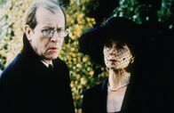 Inspector Barnaby – Noch wahren sie ihre Schlafzimmer-Geheimnisse, die Eheleute Owen (Alan Howard) und Louise August (Celia Imrie).