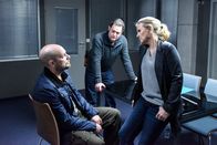 Die Chefin – Eine Spur führt zum entlassenen Hauswart, v.li.: Stephan Zinner als Julian Neuhaus, Jürgen Tonkel als Paul Böhmer, Katharina Böhm als Vera Lanz