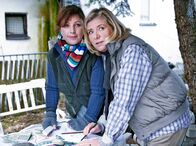 Aber jetzt erst recht – ARD ABER JETZT ERST RECHT, Deutschland 2010, Regie Nikolai Müllerschön Uhr im Ersten. Kathi (Jutta Speidel, re.) und ihre Kollegin Emma (Bettina Redlich) schmieden eifrig Zukunftspläne.