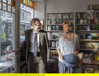 Die Zeit mit Euch – Vera (Ulrike Kriener) hat eine heimliche Beziehung mit ihrem Stammkunden Martin (Thomas Bading).