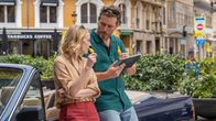 The Mallorca Files – Miranda (Elen Rhys) und Max (Julian Looman) gehen die Beweislage erneut durch und stoßen in den Aufnahmen der Überwachungskameras auf neue Hinweise.