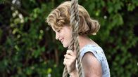 Solange ich atme – Diane (Claire Foy) findet ihr Glück.