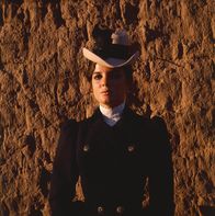 Zwei Banditen – Nach einem nur halb gelungenen Überfall auf den Union-Pacific-Express müssen Butch Cassidy und Sundance Kid ohne ihre Beute quer durch den Westen fliehen. Auf dem Weg nach San Francisco treffen sie Etta (Katharine Ross), die in ihre Männerfreundschaft einige Verwirrung bringt ...