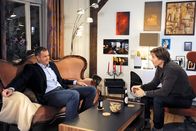 Rote Rosen – ARD ROTE ROSEN FOLGE 1434 Uhr im ERSTEN. Torben (Joachim Kretzer, l.) erklärt Ben (Hakim Michael Meziani, r.), dass er Naomi nach ihrem Auszug nicht vermitsst. Im Gegenteil, er genießt die Ruhe.
