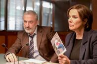 Der Irland-Krimi – Declan Conlon (Sean Kelly), Désirée Nosbusch (Cathrin Blake).