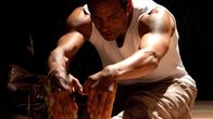 Tele-Gym – Mit den Dance Workouts wird der gesamte Körper von Kopf bis Fuß trainiert. Die acht Folgen haben unterschiedliche Schwierigkeitsstufen und verschiedene tänzerische Stilrichtungen: von der klassischen Dance-Aerobic über sexy Latino bis hin zu erdigen Afro-Kombinationen und hippen Funk-Moves.
