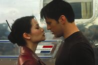 3 Engel für Charlie – Alex (Lucy Liu, r.) lässt nur einen ran: Jason (Matt LeBlanc, r.) ...