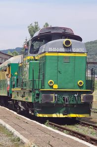 Auf alten Gleisen – Ankunft eines Zuges in Anina: Die Bahnstrecke Oravita-Anina wird von Einheimischen „Aninabahn“ genannt. Benannt ist sie nach ihrem Zielort Anina auf 559 Meter Höhe im Banater Gebirge.