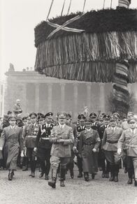 Countdown zum Zweiten Weltkrieg – 1939: Hitler mit Himmler und Goebbels am 1. Mai in Berlin.