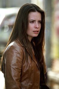 Charmed - Zauberhafte Hexen – Piper (Holly Marie Combs) bleibt hart: Solange sich Phoebe nicht von Cole trennt, haben sie nichts mehr miteinander zu schaffen.
