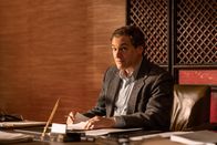 Dopesick – Dopesick Staffel 1 Folge 2 Will den Erfolg um jeden Preis: Michael Stuhlbarg als Richard Sackler Copyright: SRF/Motion Picture/2021 20th Television