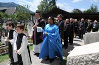 Vier Frauen und ein Todesfall – (v.li.) Markus Linder (Pfarrer Anton Prinz), Gail Anderson (Mahalia Preston).