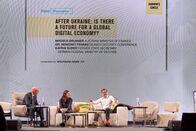 Darwin's Circle – Moderator Wolfang Geier (ORF), Katrin Suder (Unternehmensberaterin und Ex-Staatssekretärin im deutschen Verteidigungsministerium), Benedikt Franke (Chief Executive Officer, Münchner Sicherheitskonferenz).