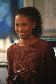 Mysterious Mermaids – Maddie Bishop (Fola Evans-Akingbola)