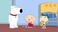 Family Guy – Nachdem Stewie (M.) Brian (l.) die Freundschaft gekündigt hat, baut er sich einen Roboter (r.) als neuen Freund - mit nicht geahnten Folgen ...