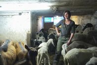 Ich, Bauer – Zu klein der Hof, zu wenige Tiere. Einen Auslauf für ihre Viecher gibt es nun nicht mehr und auch keine Möglichkeit den Stall zu erweitern.