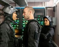 Quantico – (v.li.) Jason Tottenham (Jason), Jake McLaughlin (Ryan Booth), Yasmine Al Massri (Nimah Amin).