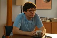 You're the Worst – Paul (Allan McLeod) macht Lindsay klar, dass er eine Scheidung nicht ohne weiteres hinnehmen wird ...