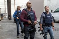 Navy CIS: L.A. – L-R: LAPD Liaison Marty Deeks (Eric Christian Olsen), Special Agent Sam Hanna) (LL COOL J) und Special Agent G. Callen (Chris O\'Donnell).