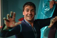 Geile Zeiten – Als die Party droht in Langeweile zu ersticken, besinnt sich Lars (Stephan Luca) alter Tugenden ...