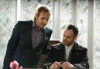 Elementary – Rhys Ifans, Jonny Lee Miller