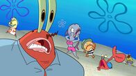 SpongeBob Schwammkopf – Vorne: Larry (l.), Mr. Krabs (r.)