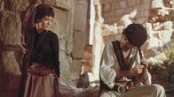 Zwei Compañeros – Zwei Compañeros Gemeinsam für Mexiko: Iris Berben als Lola, Thomas Milian als «der Baske» Copyright: SRF/BetaFilm