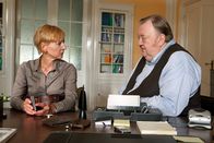 Bloch – ARD/WDR BLOCH: INSCHALLAH, Regie: Thomas Jauch, Autor: Jürgen Werner Uhr im ERSTEN. Bloch (Dieter Pfaff) versucht Daniela (Susanne Lothar) die Situation zu erklären.